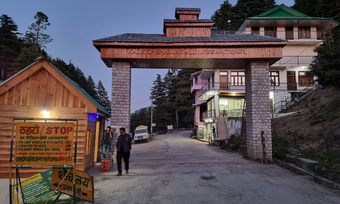 Dalhousie Hotel | Smart Hill Kalatop