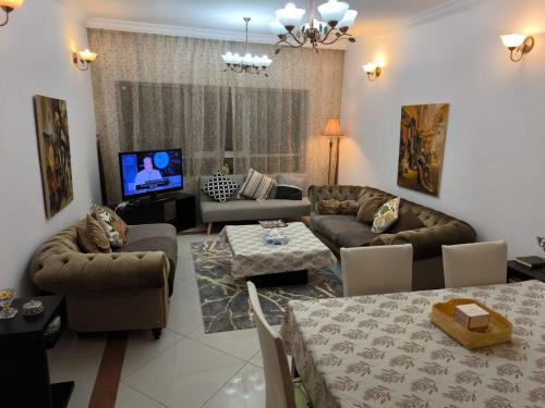 Al Khan Apartment | Smart Home Vacation Home- AYLA