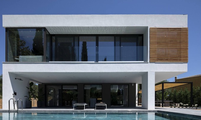 Potamos Villa | Smart, Luxury Villa with Jacuzzi, private pool, garden for relaxing getaway close to Corfu Town