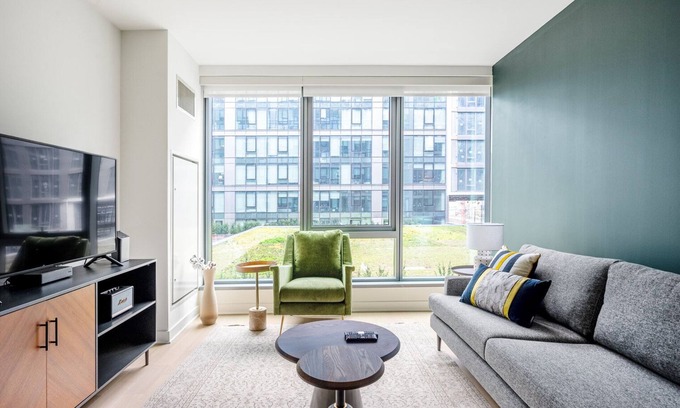 Navy Yard Apartment | Smart Navy Yard 1BR w/Gym, Doorman, Pool, near Metro, by Blueground