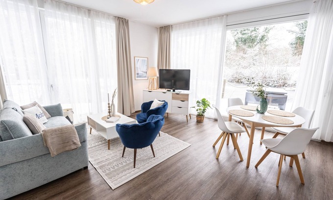 Bad Zwischenahn Apartment | SmartFewo: Segel setzen | lake terrace | sauna