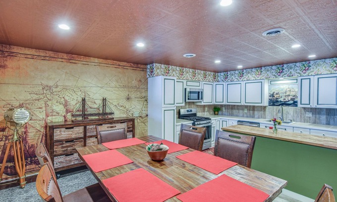 Smethport Apartment | Smethport Vacation Rental w/Fireplace & Lake View