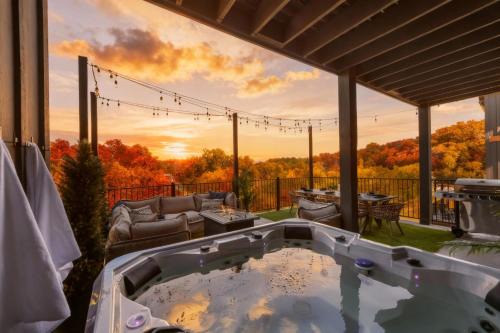 Sevierville House | Smith Creek Resort- 6 Bedroom 22 Guests - Indoor Pool - Resort Amenities