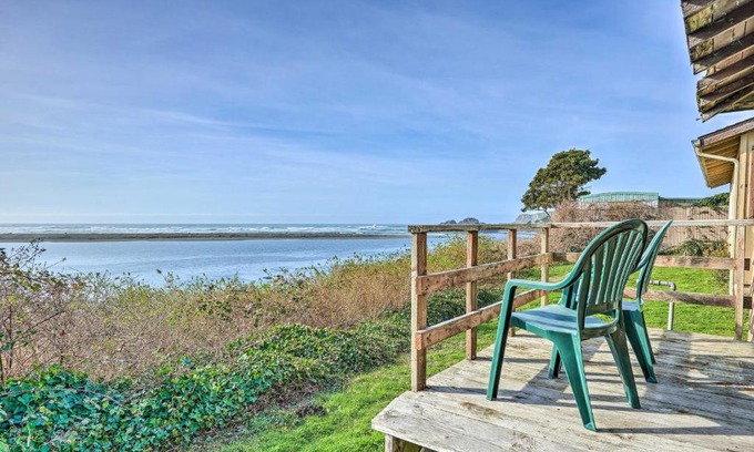 Smith River House | Smith River Vintage Cabin Oceanfront Deck and Views