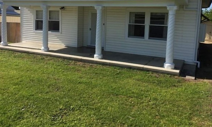 Naracoorte House | Smith Street Farmhouse B & B Naracoorte