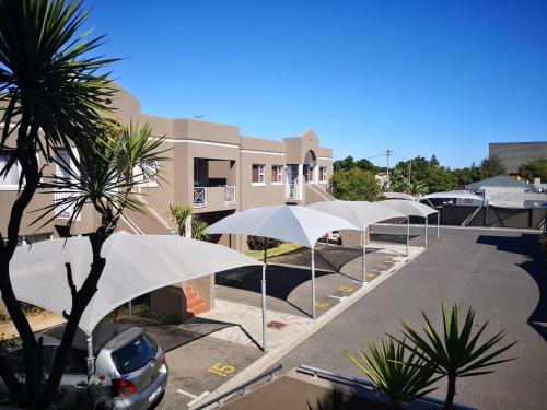 Parow North Apartment | Smithland Centrally Located Accommodation