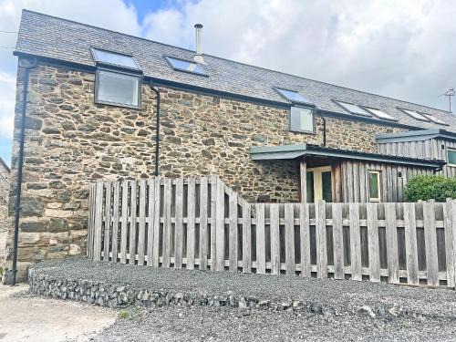 Rhyd-y-foel House | Smithy Barn - Hw7592