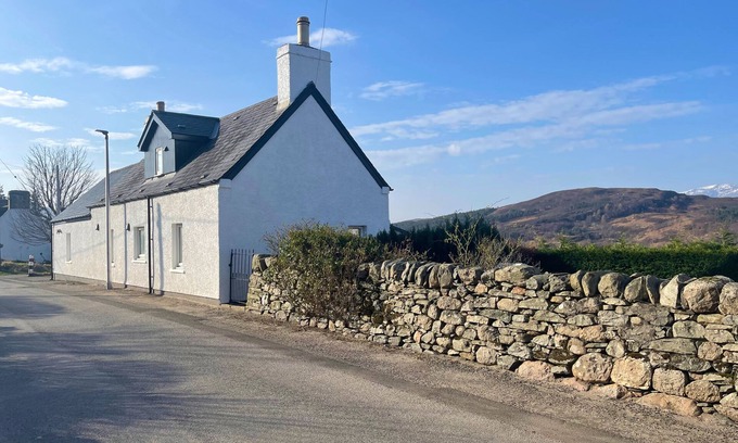 Tongue House | Smithy House - Village Centre Stay near NC500