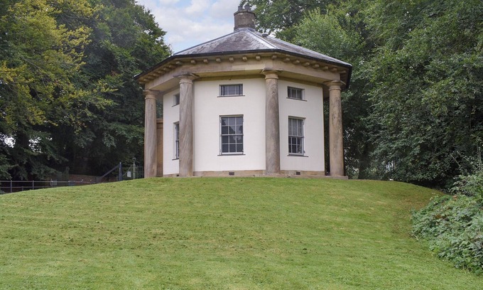Prestwich Cottage | Smithy Lodge at Heaton Park