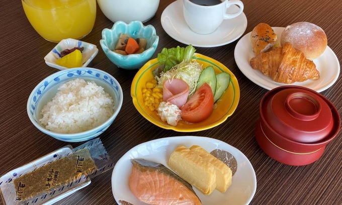 Higashi Ward Hotel | Smoking SingleFree parkingAll rooms semidoubl/Okayama Okayama