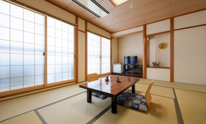 Towada Hotel | SmokingJapanesestyle room 10 tatami mats Free /Towada Aomori