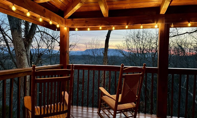 Sevierville Cabin | Smoky Mountain Escape, 2BR Cabin w/Loft, Hot Tub & Arcade – Private & Peaceful!
