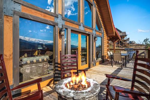 Chalet Village House | Smoky's Grand View by Stony Brook Cabins
