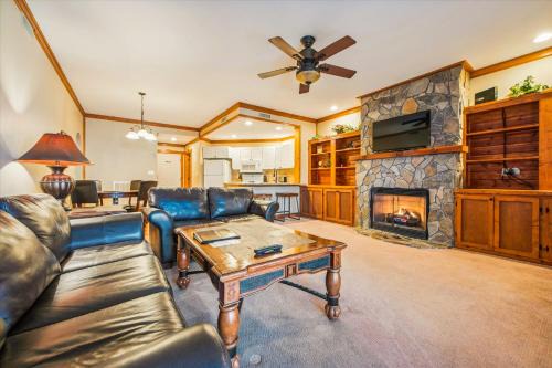 White Oak Lodge Apartment | Smoky Serenity