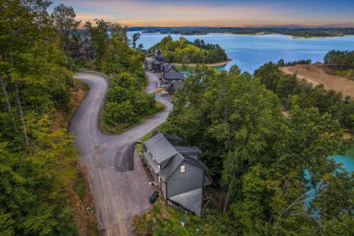 Sevierville House | Smoky Shores Lakeview Cabin By Beyond Expectations