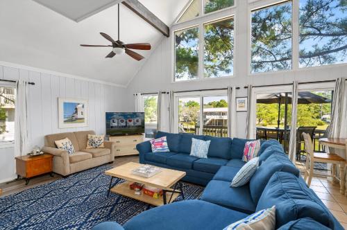 Deep Hole House | Smooth Sailing