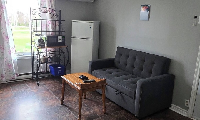 Anne's Land Apartment | Smuck Middle of Island in Quiet Country
