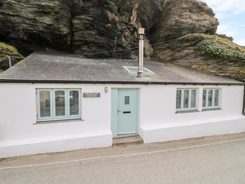 Trebarwith Strand House | Smugglers Cottage