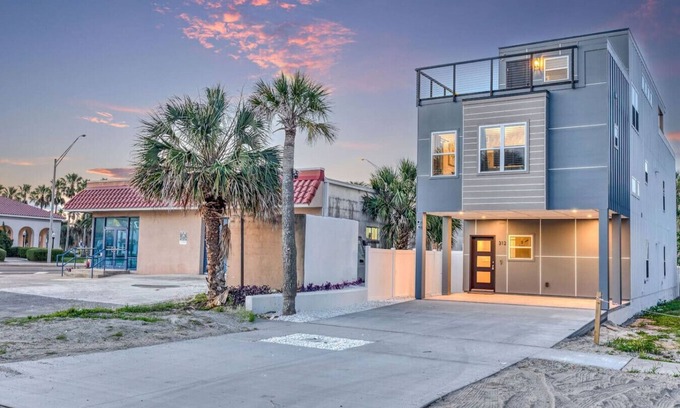 Jacksonville Beach House | SMV `Oceanview Terrace House`