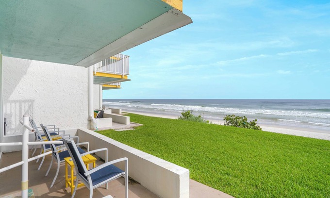 New Smyrna Beach Condo | Smyrna Beach Club 117 spacious beach front condo