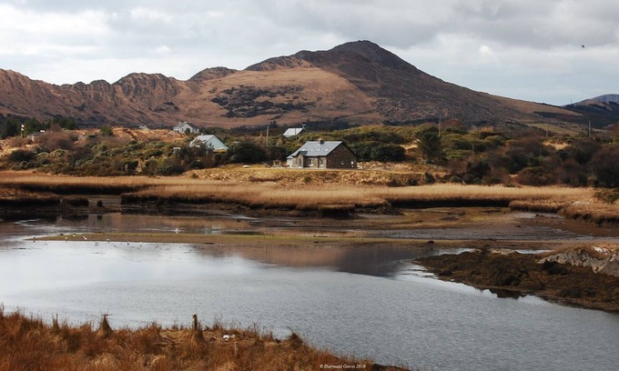 Sneem House | Sneem River Holiday Home, A luxury self-catering Rental with 6 Bedrooms