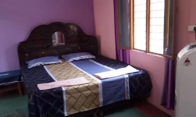 Tapovan House | Sneha Home-Stay Nearabout Laxman Jhulla Bridge With Ganga River & mountain views