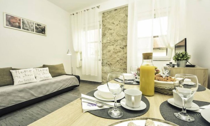 Karlobag Apartment | Snježana by Interhome