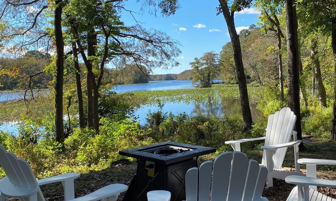 Snow Hill House | Snow Hill Riverfront Retreat : Wildlife, Fishing, Kayaking, Nearby Beaches.