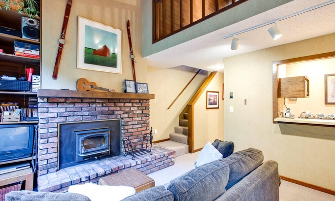 Glacier Condo | Snowater Condo #59 - Wi-Fi - Sleeps 6