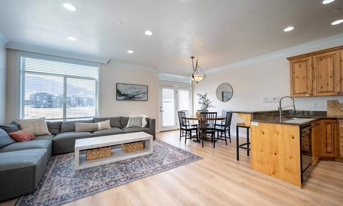Ogden House | Snowbasin Lakehouse LS27 |Hot Tub|Pool |Pickleball