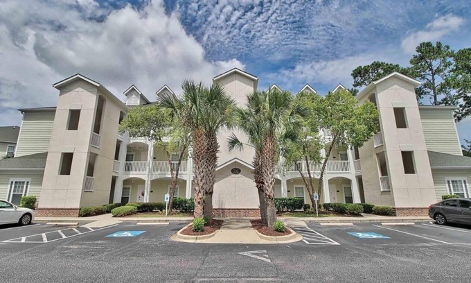 Carolina Forest Condo | Snowbird deal! 2BR condo on 18th hole, near beaches. Perfect winter escape!