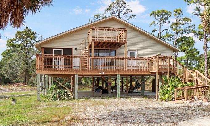 Cape San Blas House | 🌊🌙Snowbird Friendly, Dogs Welcome-Blue Moon Cottage🌙🌊