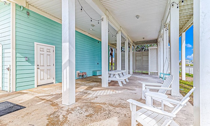 Pointe San Luis House | Snowbird-friendly 2-story home with ocean views, shared pool, & outdoor shower