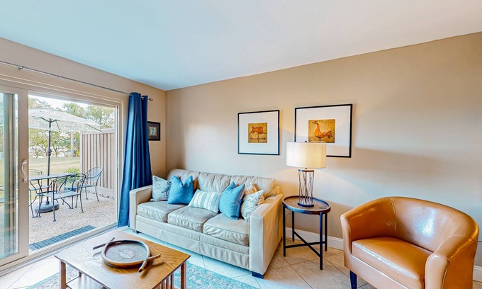 South Beach Condo | Snowbird-friendly studio condo near beach with tennis, pickleball, & water views