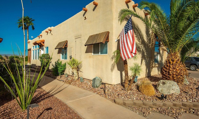 Mohave Valley House | Snowbirds Welcome. Enjoy River Life On a Golf Course.