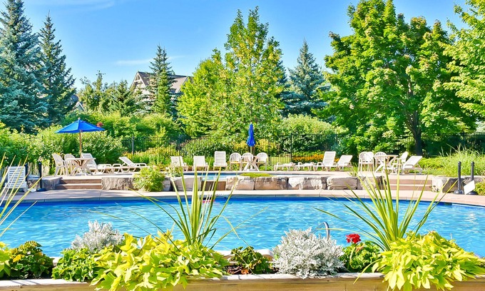 The Blue Mountains Condo | Snowbridge