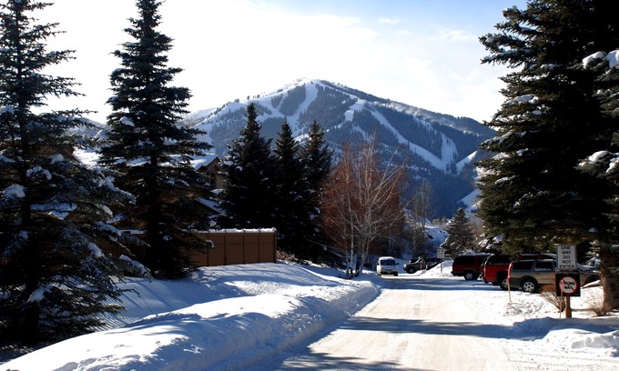 Sun Valley Condo | Snowcreek Location! Heart of Sun Valley on Dollar's Doorstep 2BR 2Bath Full Loft