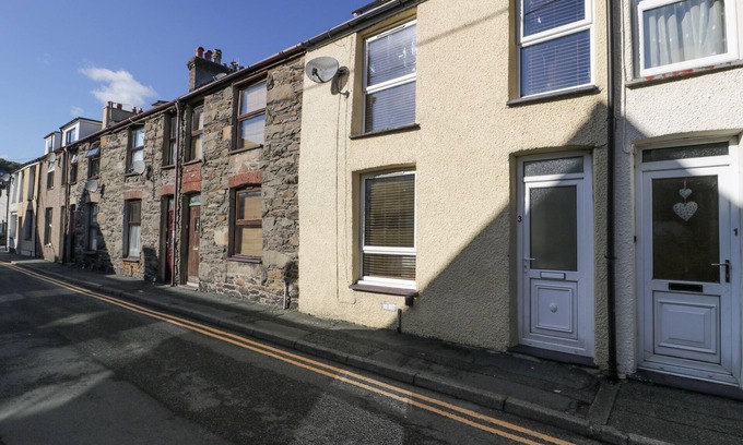Gallt Y Foel Cottage | SNOWDON VIEW, pet friendly, character holiday cottage in Llanberis