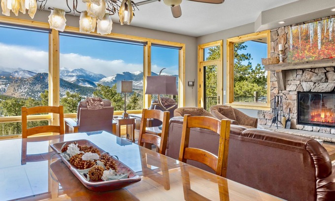 Windcliff Estates Condo | Snowdrift Lodge Vacation Home at Windcliff by RedAwning