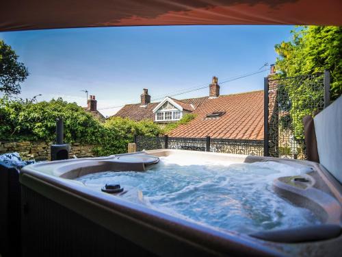 Welburn House | Snowdrop Cottage