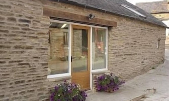 Millthorpe Cottage | Snowdrop Cottage - Luxury Accommodation In The Heart Of Derbyshire