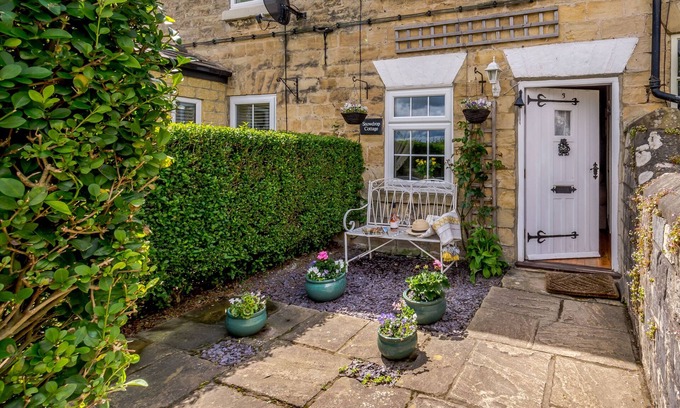 Wetherby Cottage | SNOWDROP COTTAGE, pet friendly in Clifford, West Yorkshire