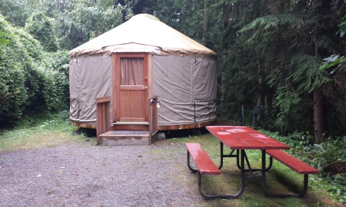 Emigrant Gap Resort | Snowflower Camping Resort 16 ft. Yurt 10