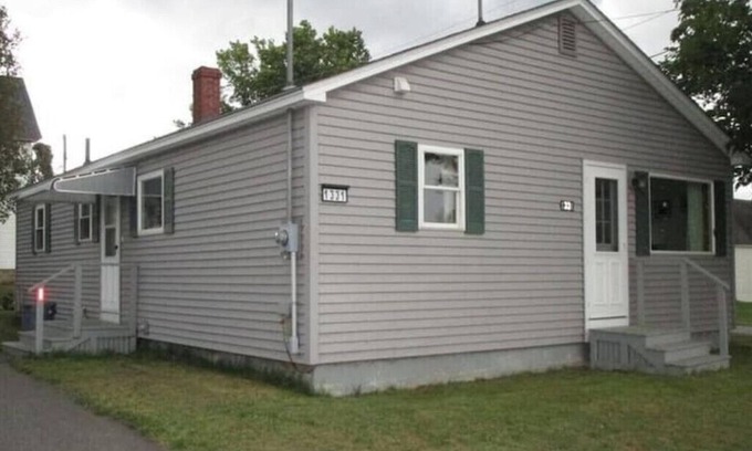 Washburn House | "Snowmobile/ATV Haven LLC" w/access to ITS 83/105
