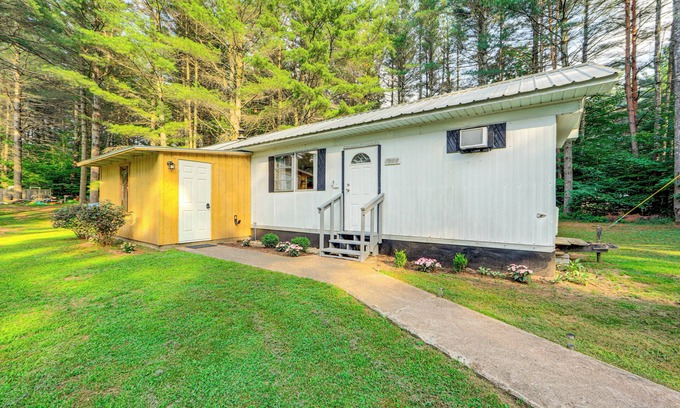 Brantingham House | Snowmobile & ATV Trails On-Site: Adirondacks Abode