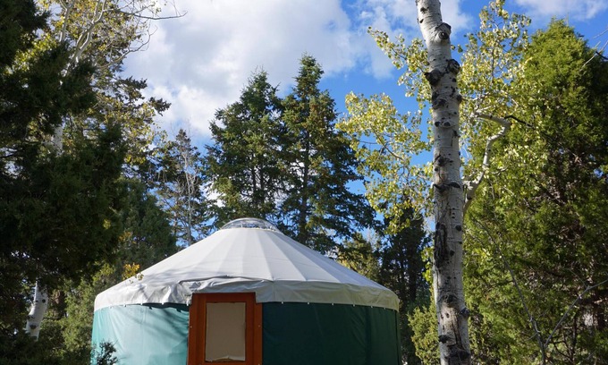 Utah County Cabin | Snowshoe or ski and relax by a warm wood stove while playing games!