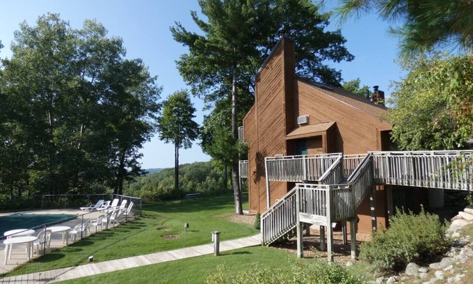 Bellaire Condo | Snowshoe Sanctuary at Summit Village