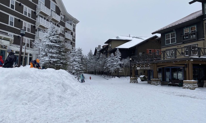 Snowshoe Condo | Snowshoe Village SLEEPS 6- Rimfire Lodge, Ski-In/Out, 1-Bedroom "PLUS" Condo