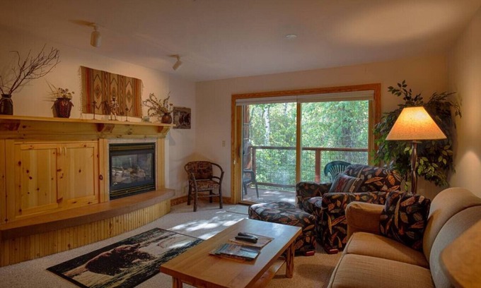Driggs Condo | Snowy Pines Retreat: Balcony w View, Hot Tub, Close to Grand Targhee