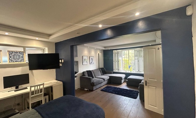 Streatham Hill Apartment | Snug 1-bedroom Apartment with free WiFi/Parking